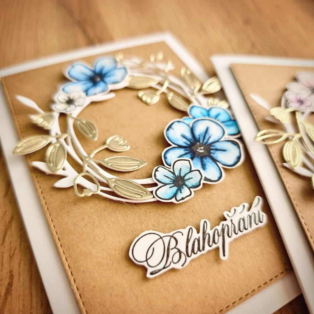 PŘÁNÍ K NAROZENINÁM - věneček s modrými květy