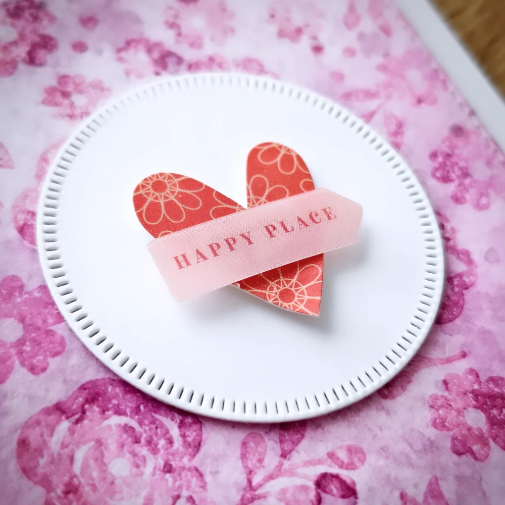 PŘÁNÍ K NAROZENINÁM - fialové embossované se srdíčkem